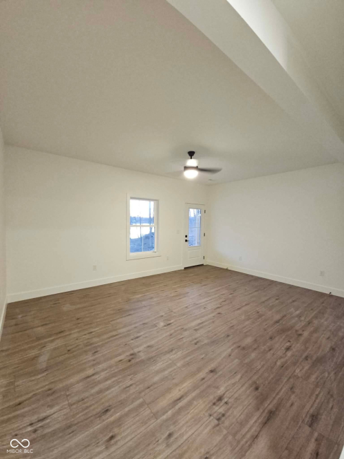 Listing Image 34