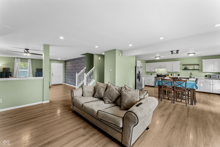 Listing Image 22