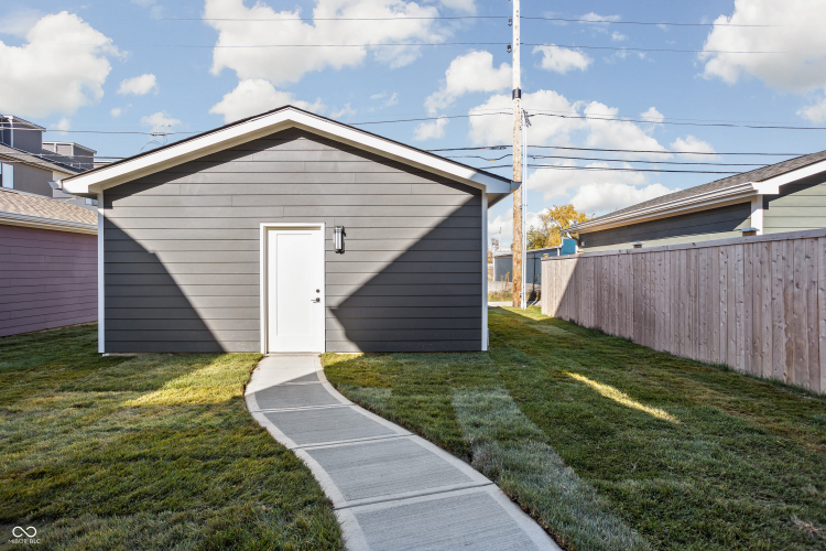 Listing Image 8