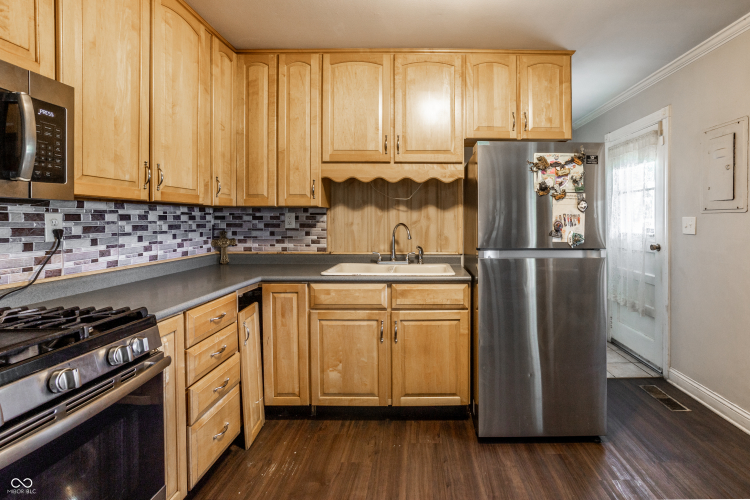 Listing Image 13