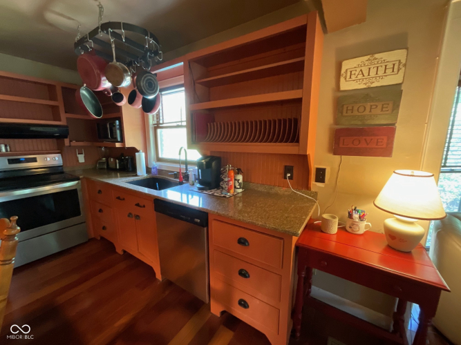 Listing Image 12