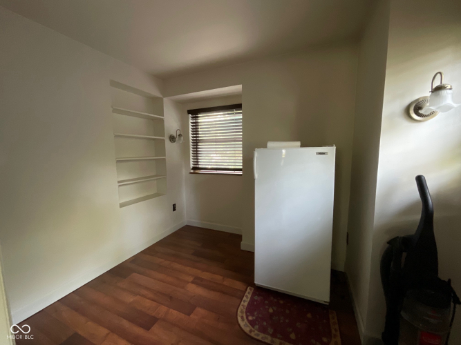 Listing Image 23