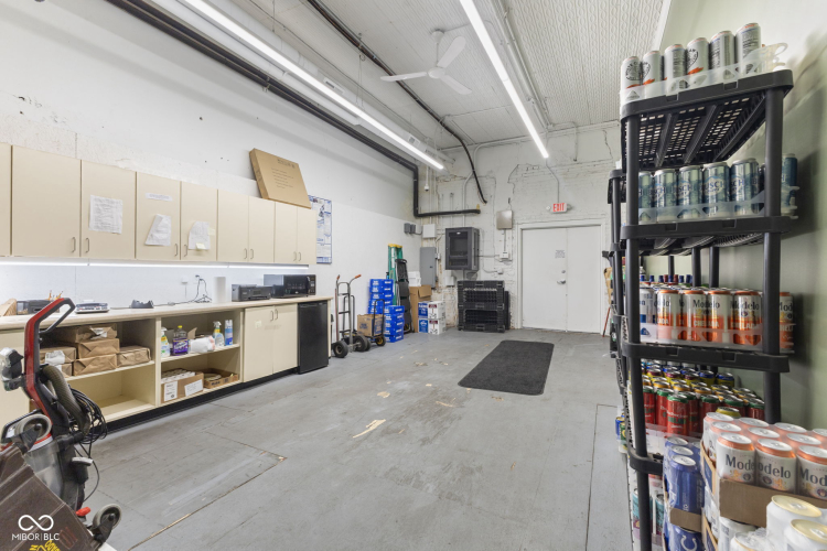 Listing Image 11