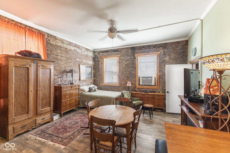 Listing Image 16