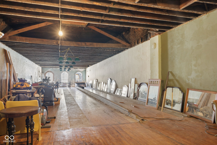 Listing Image 18