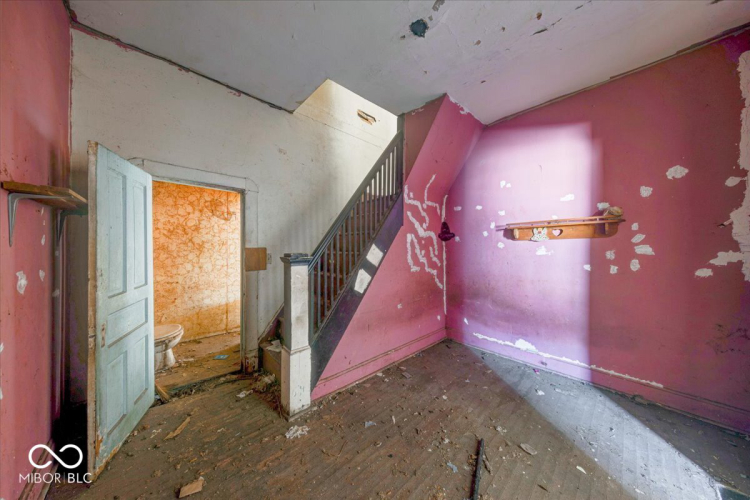 Listing Image 18