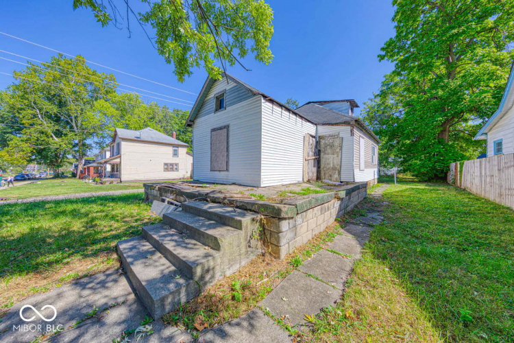 Listing Image 3