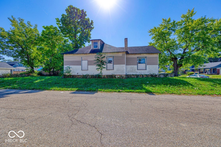 Listing Image 4