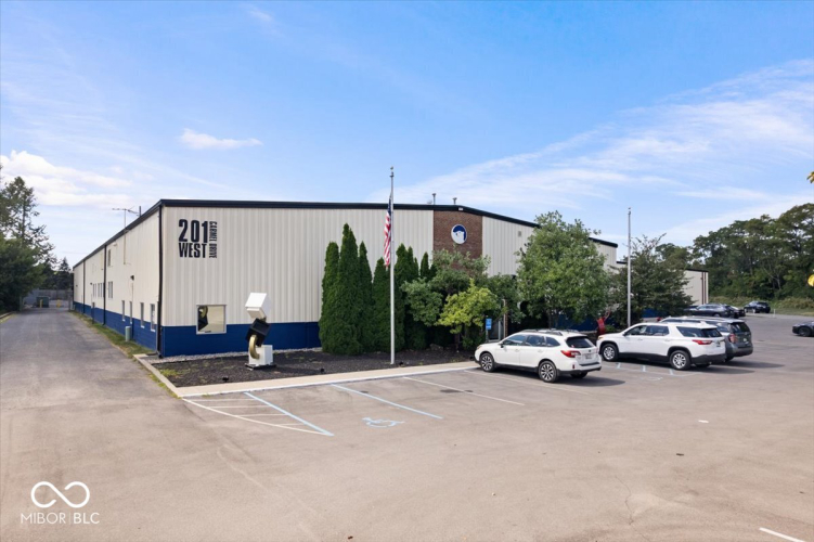 Listing Image 5