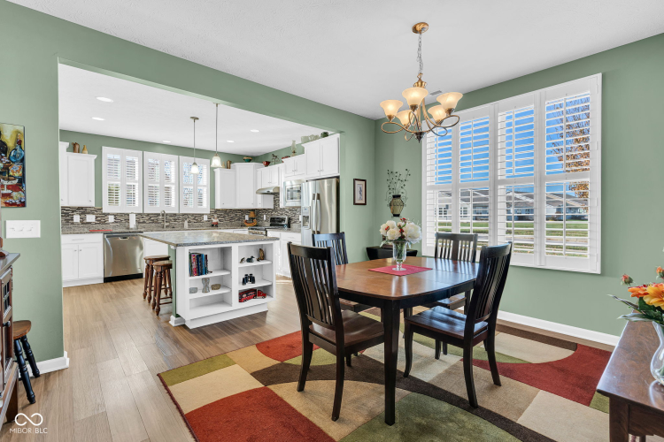Listing Image 15