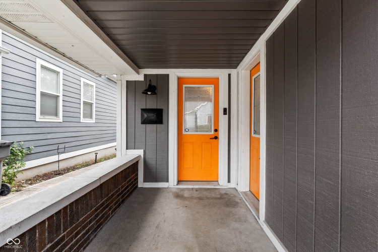 Listing Image 4