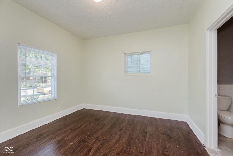 Listing Image 23