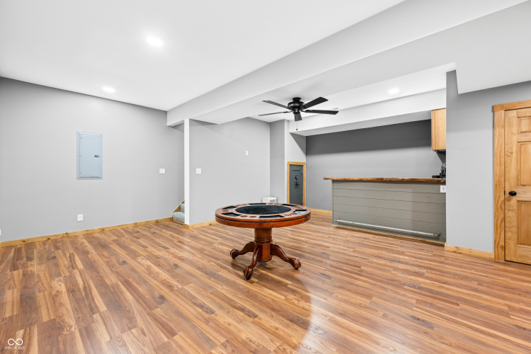 Listing Image 46