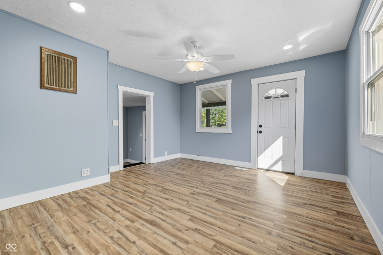 Listing Image 25