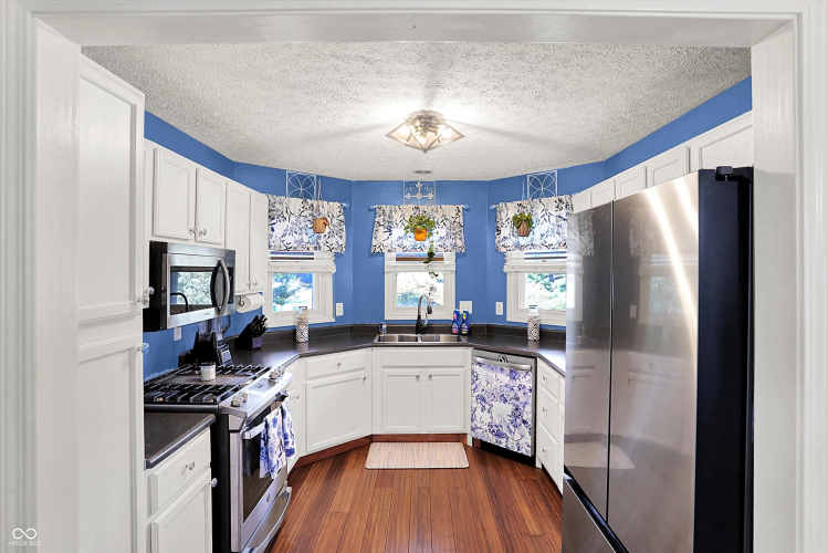 Listing Image 14