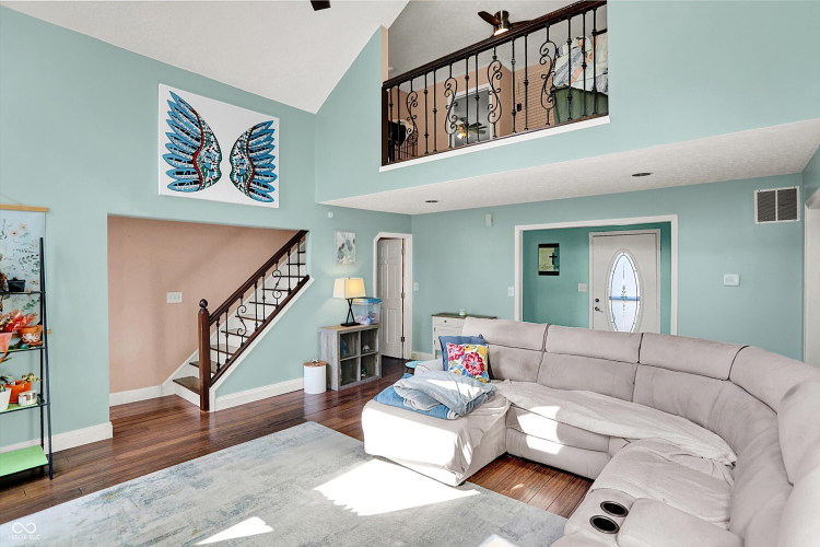 Listing Image 9