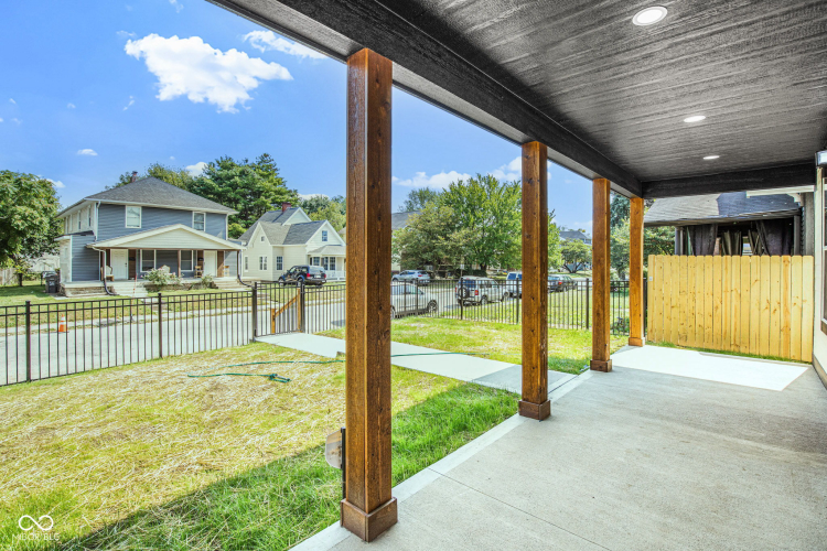 Listing Image 6