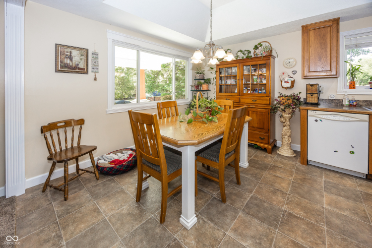 Listing Image 64