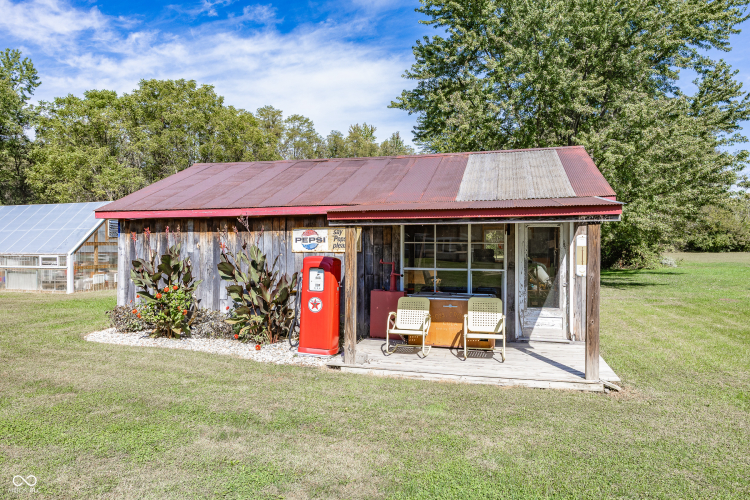 Listing Image 10