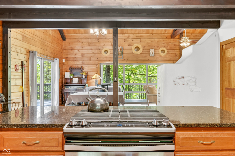 Listing Image 11