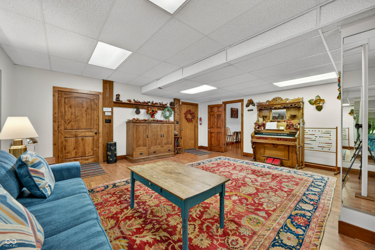 Listing Image 63