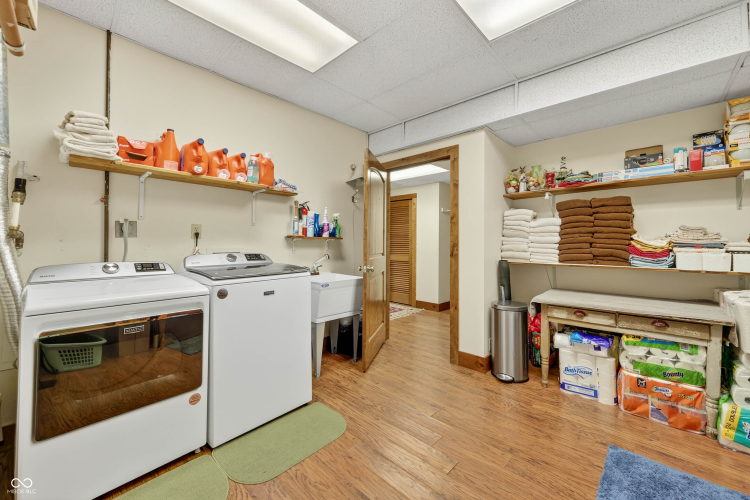 Listing Image 82