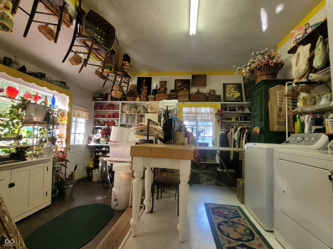 Listing Image 13