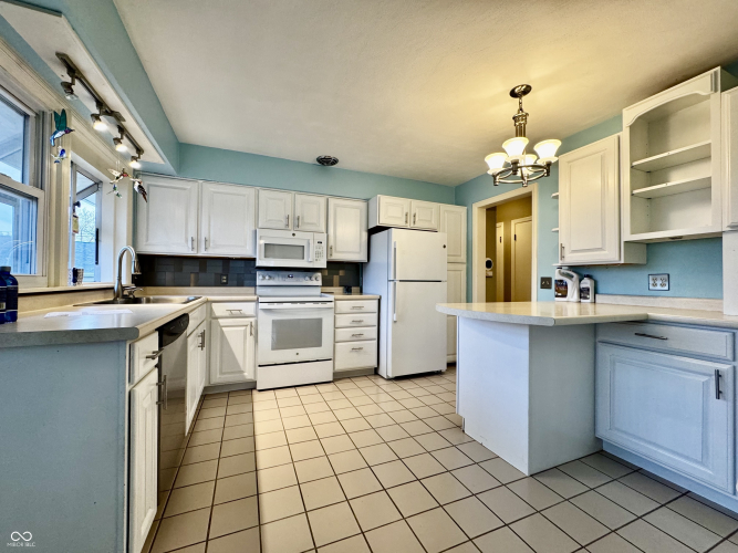 Listing Image 9