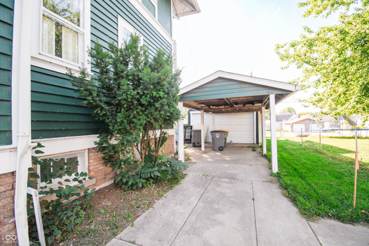 Listing Image 4