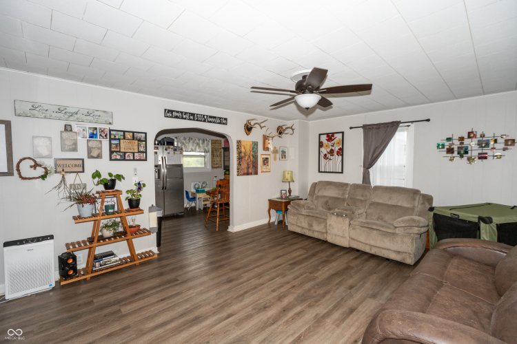 Listing Image 5