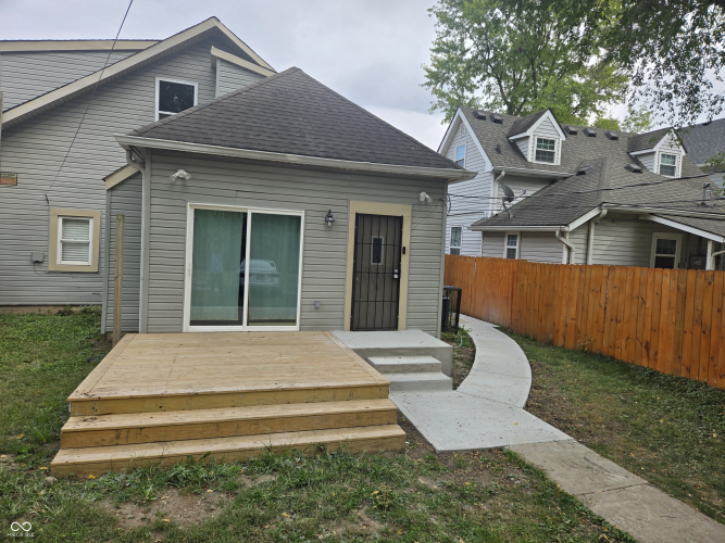 Listing Image 3