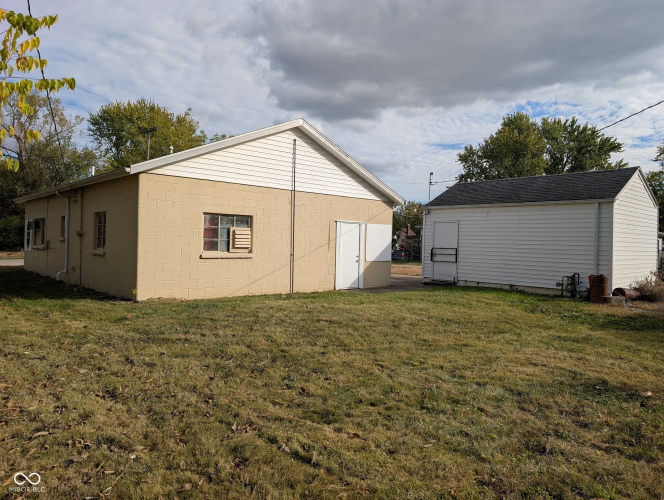 Listing Image 11