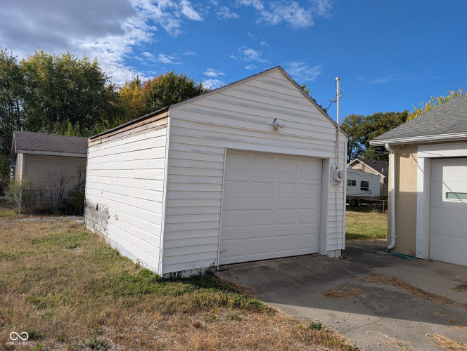 Listing Image 12