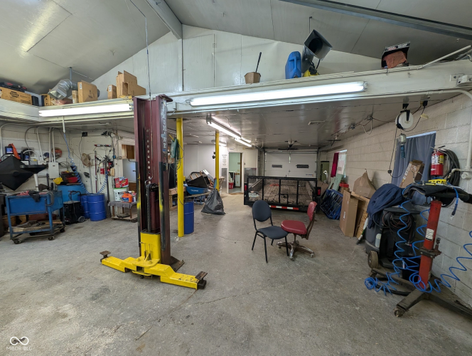 Listing Image 6