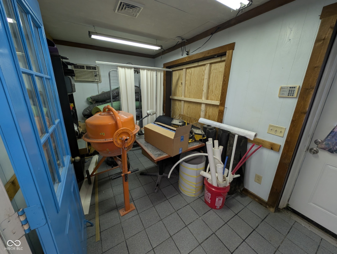 Listing Image 8