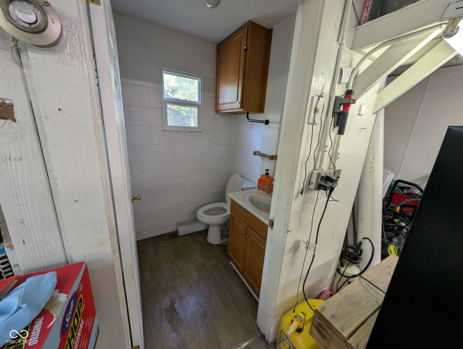 Listing Image 9