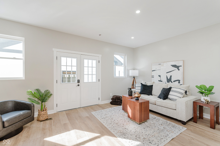 Listing Image 15