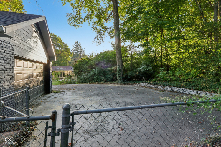 Listing Image 42