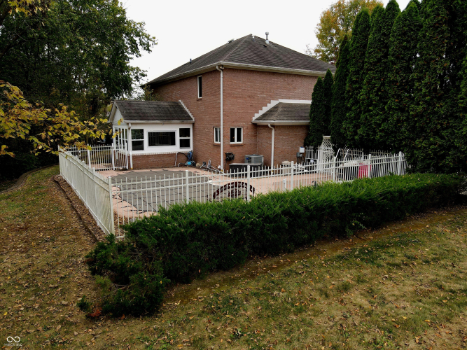 Listing Image 10