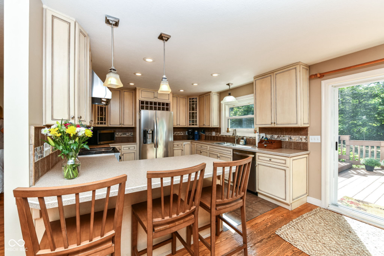 Listing Image 10