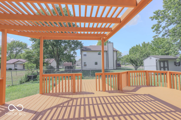 Listing Image 4