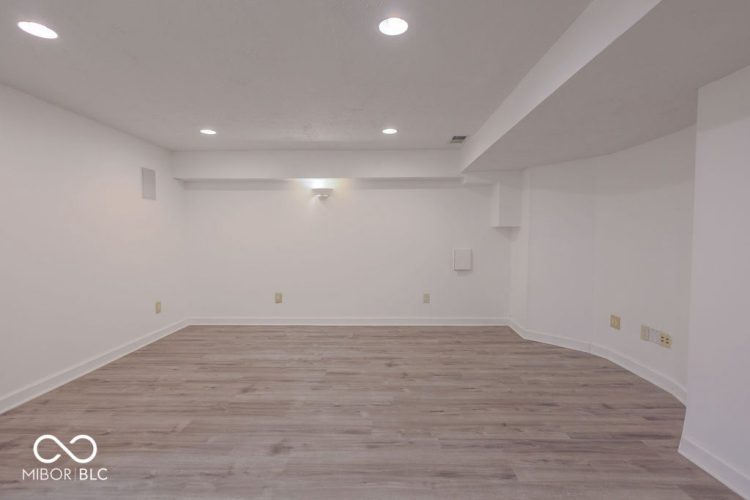 Listing Image 37