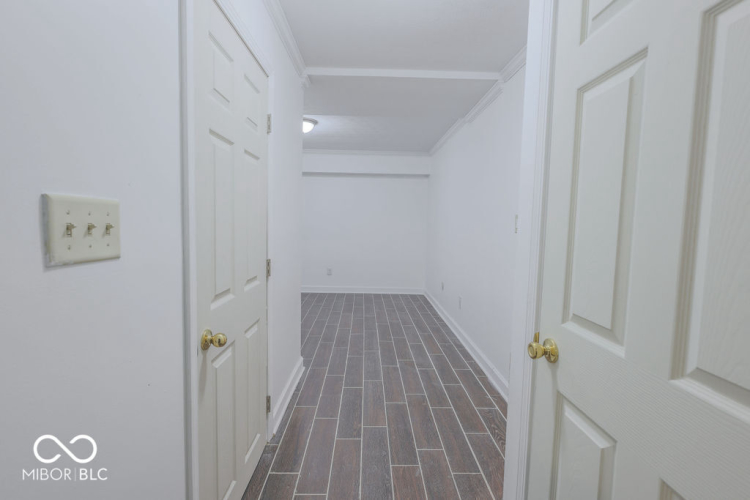 Listing Image 43