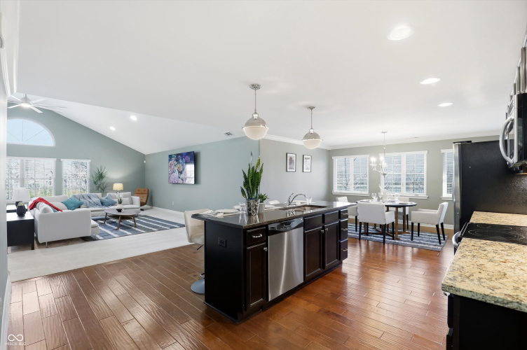Listing Image 124