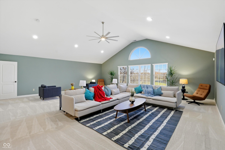 Listing Image 128