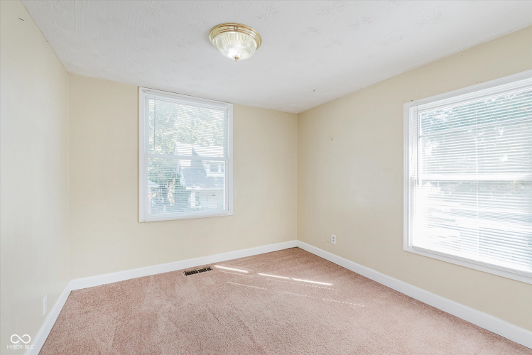 Listing Image 30