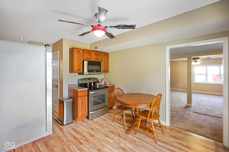 Listing Image 16