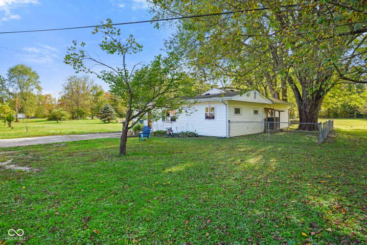 Listing Image 5