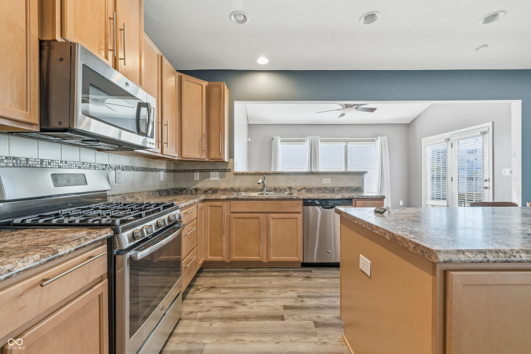 Listing Image 13