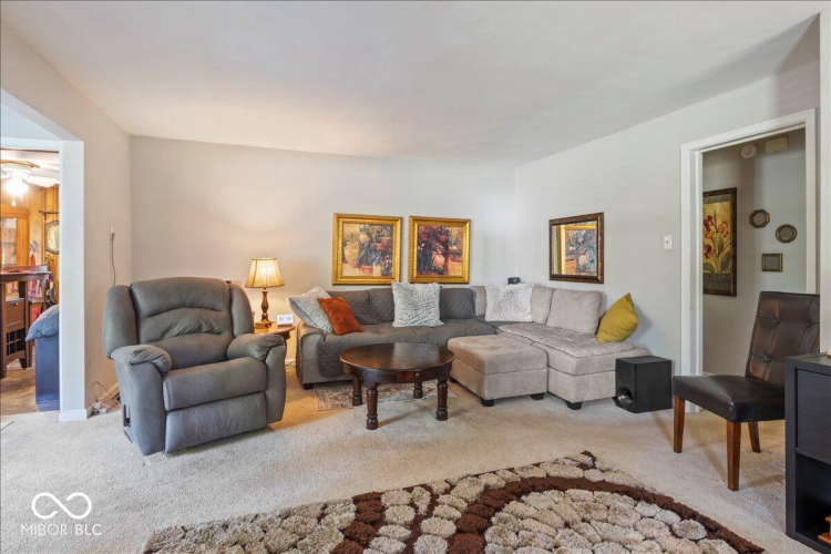 Listing Image 8